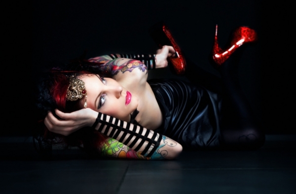 Photograph Vito Motiv On The Floor on One Eyeland